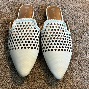 Flat slide mules white